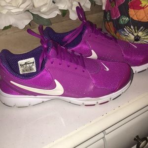 Woman’s walking sneakers